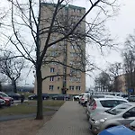 Bright And Cozy 34M Apartment Near Metro M2 And Tram