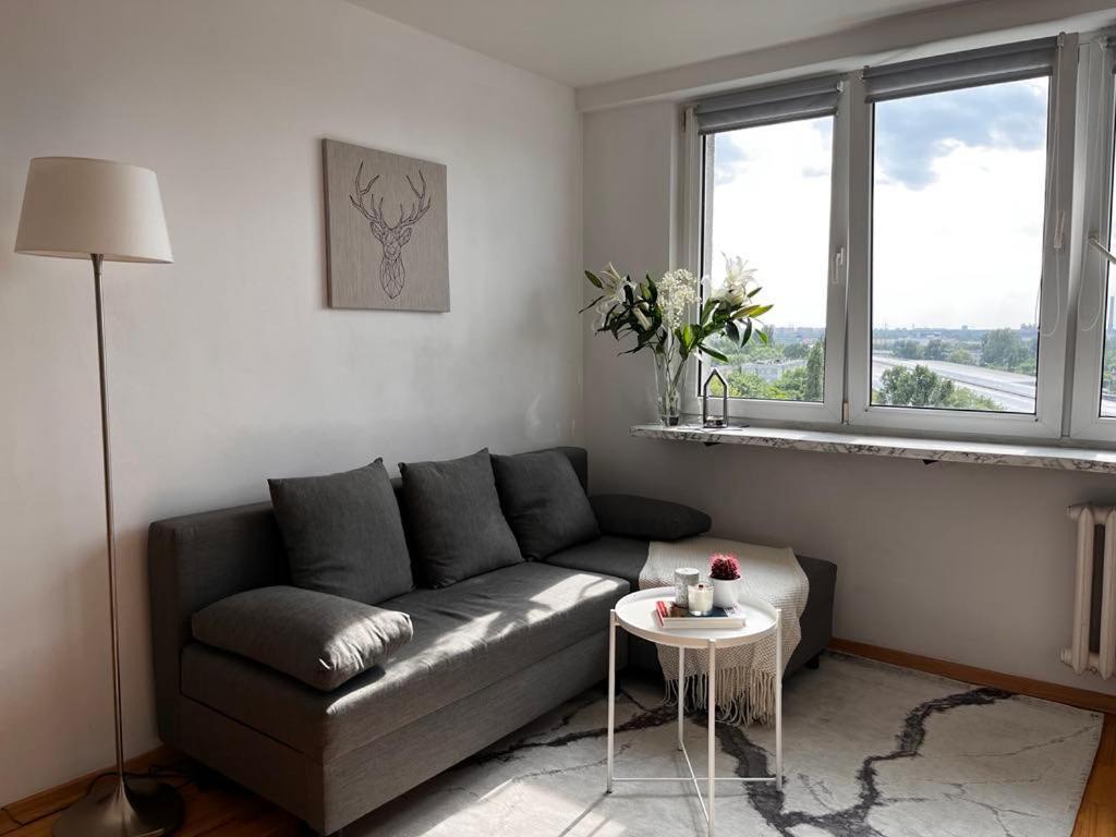 Bright And Cozy 34m Near Metro M2 And Tram * Warschau